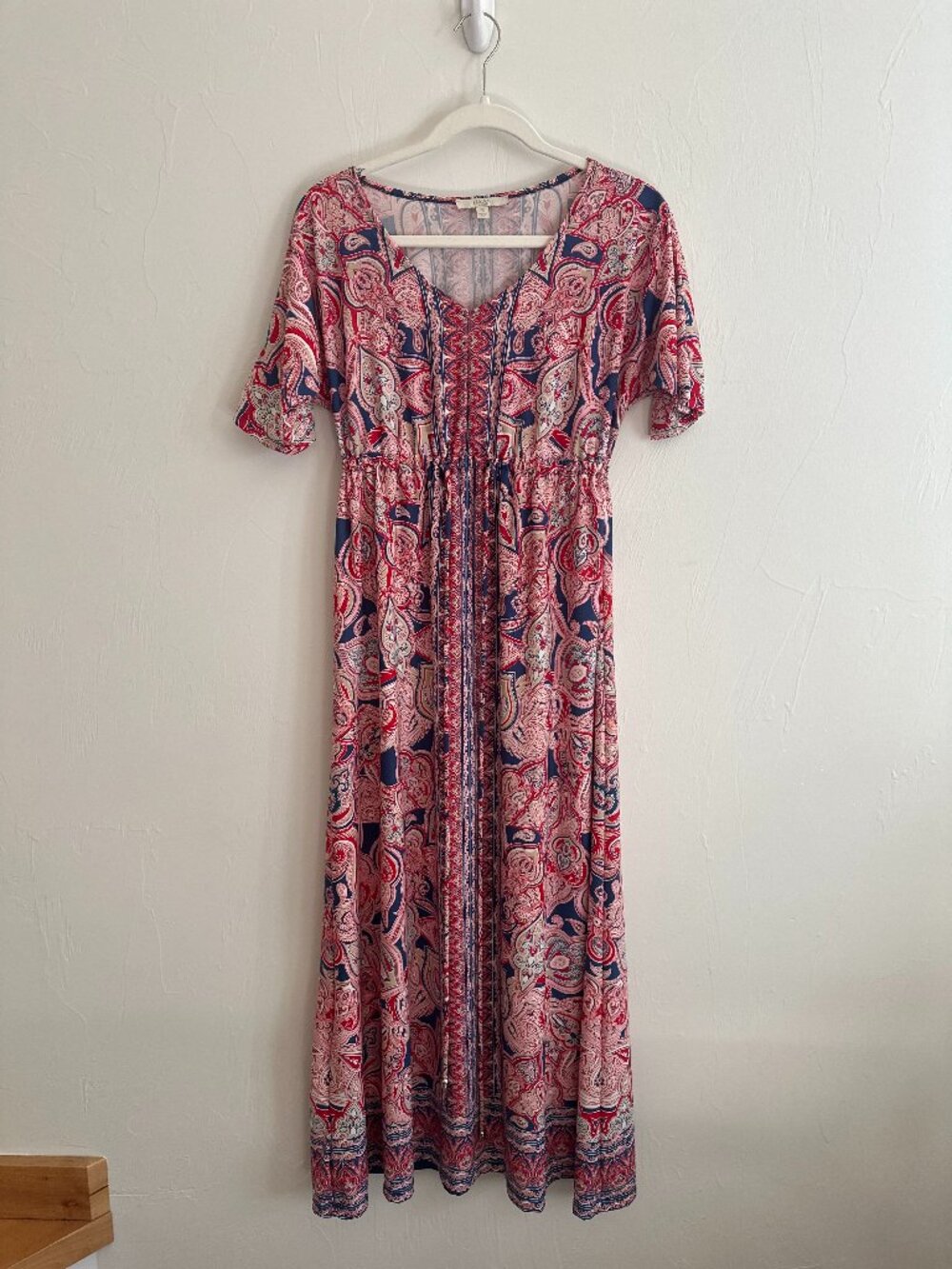 HAANI Petite Paisley V-Neck Maxi Dress PS Red Blue